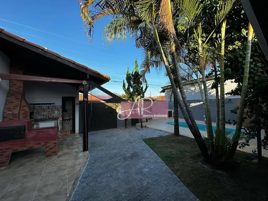 Foto 1 de Casa com 2 quartos à venda, 232m2 em Pouso Alegre - MG