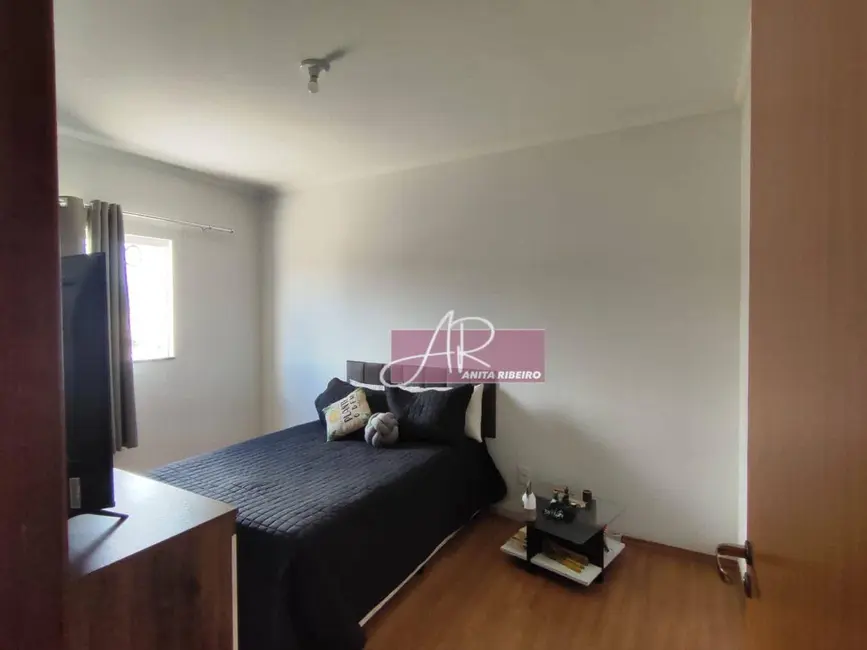 Foto 3 de Apartamento com 2 quartos à venda, 55m2 em Pouso Alegre - MG