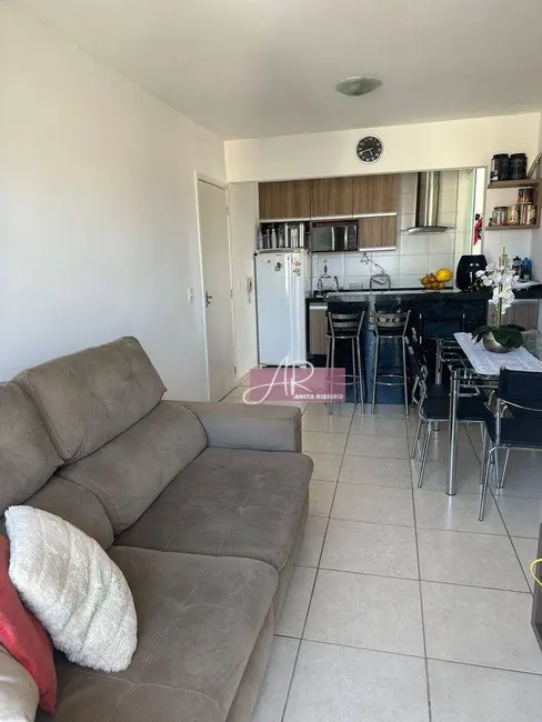 Foto 2 de Apartamento com 2 quartos à venda, 50m2 em Faisqueira, Pouso Alegre - MG
