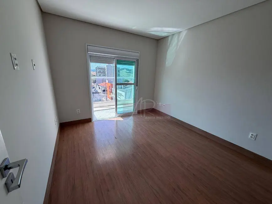 Foto 8 de Apartamento com 3 quartos à venda, 132m2 em Santa Dorotéia, Pouso Alegre - MG