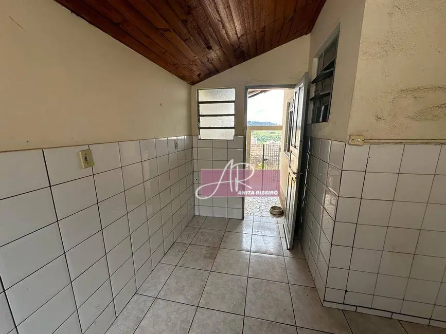 Foto 4 de Casa com 2 quartos à venda, 240m2 em Pouso Alegre - MG