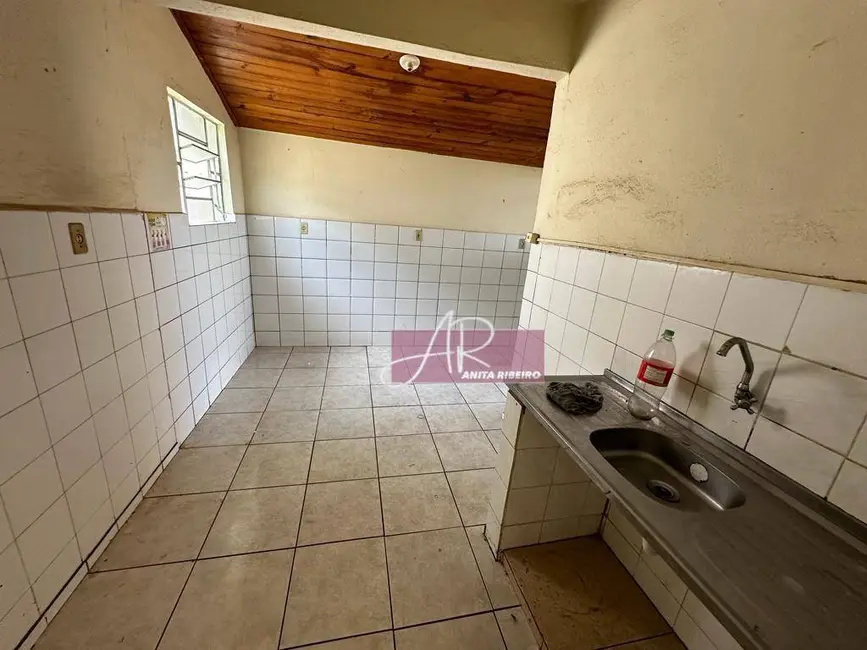 Foto 3 de Casa com 2 quartos à venda, 240m2 em Pouso Alegre - MG