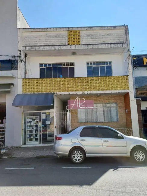 Foto 1 de Casa com 6 quartos à venda, 260m2 em Centro, Pouso Alegre - MG