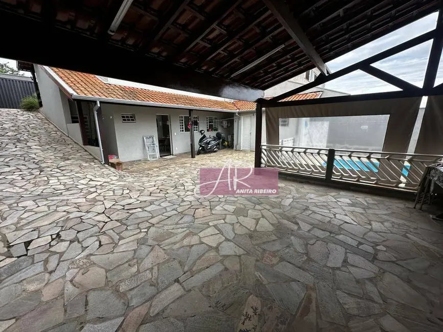 Casa com 4 quartos à venda, 300m2 em Colinas de Santa Bárbara, Pouso Alegre - MG - imagem 9 Foto 9 de Casa com 4 quartos à venda, 300m2 em Colinas de Santa Bárbara, Pouso Alegre - MG
