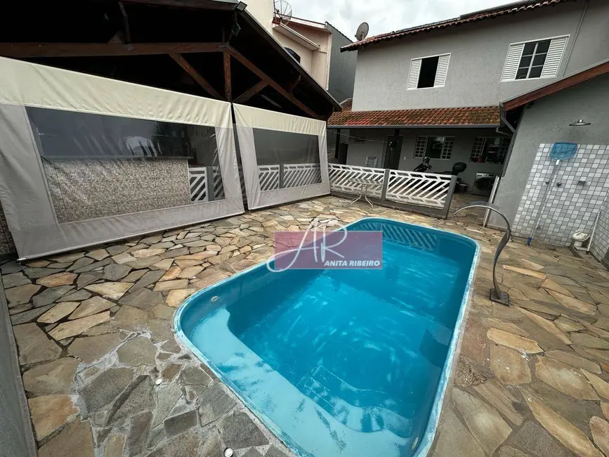 Casa com 4 quartos à venda, 300m2 em Colinas de Santa Bárbara, Pouso Alegre - MG - imagem 8 Foto 8 de Casa com 4 quartos à venda, 300m2 em Colinas de Santa Bárbara, Pouso Alegre - MG