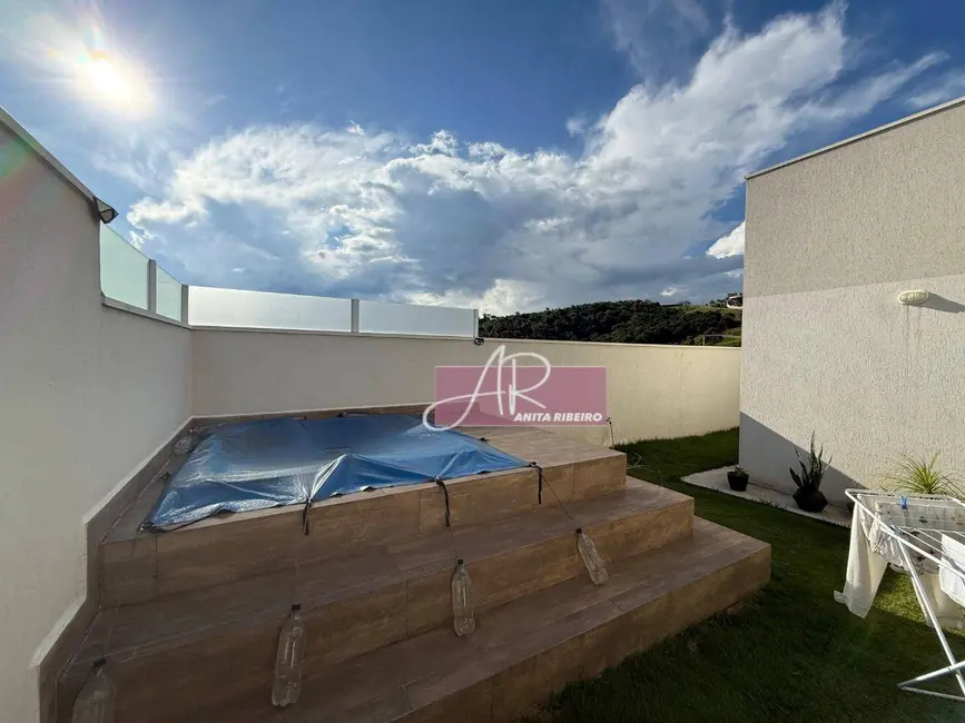 Foto 1 de Casa com 3 quartos à venda, 302m2 em Colinas de Santa Bárbara, Pouso Alegre - MG