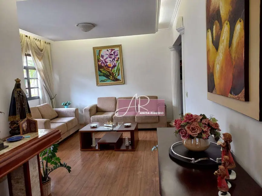 Foto 9 de Casa com 8 quartos à venda, 300m2 em Saúde, Pouso Alegre - MG