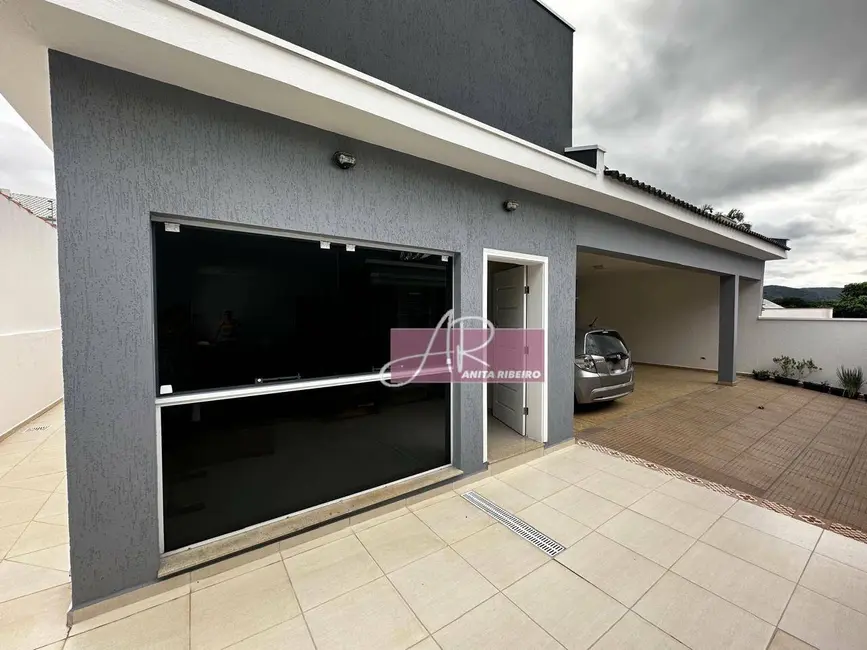 Foto 3 de Casa com 4 quartos à venda, 365m2 em Pouso Alegre - MG