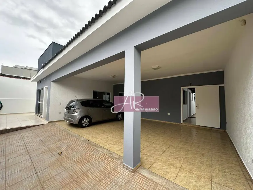 Foto 2 de Casa com 4 quartos à venda, 365m2 em Pouso Alegre - MG