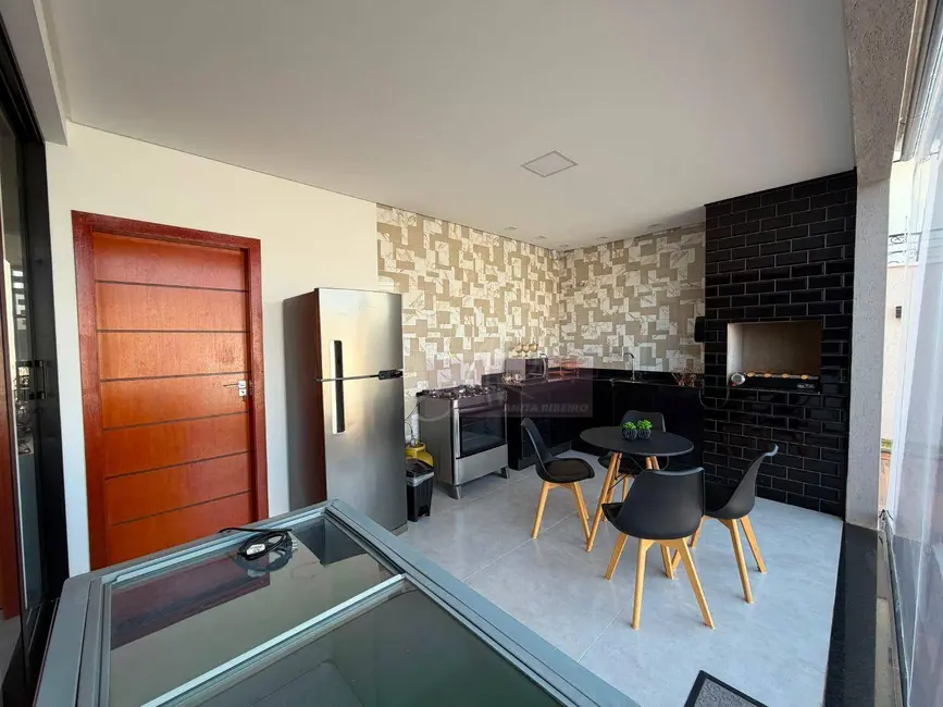 Foto 5 de Casa com 4 quartos à venda, 390m2 em Pouso Alegre - MG