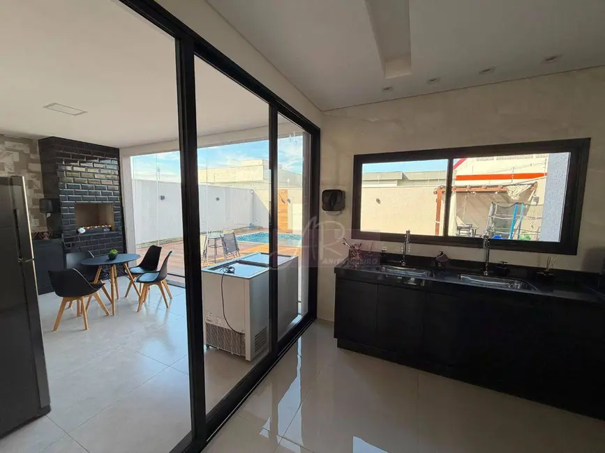 Foto 3 de Casa com 4 quartos à venda, 390m2 em Pouso Alegre - MG
