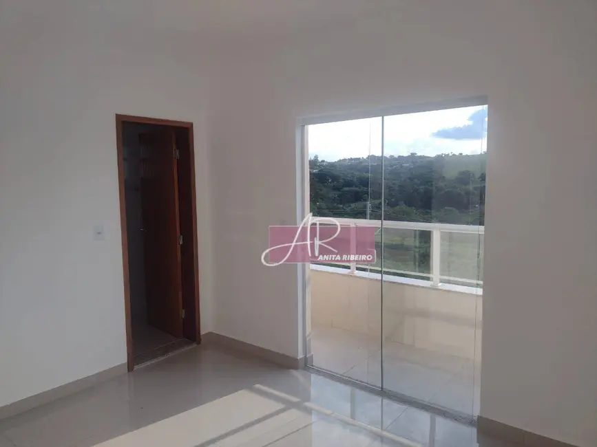 Casa com 3 quartos à venda, 200m2 em Jardim Aeroporto, Pouso Alegre - MG - imagem 8 Foto 8 de Casa com 3 quartos à venda, 200m2 em Jardim Aeroporto, Pouso Alegre - MG