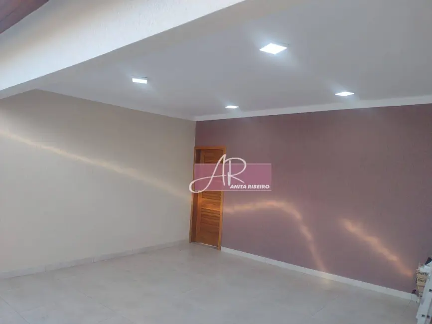 Foto 2 de Casa com 3 quartos à venda, 200m2 em Jardim Aeroporto, Pouso Alegre - MG