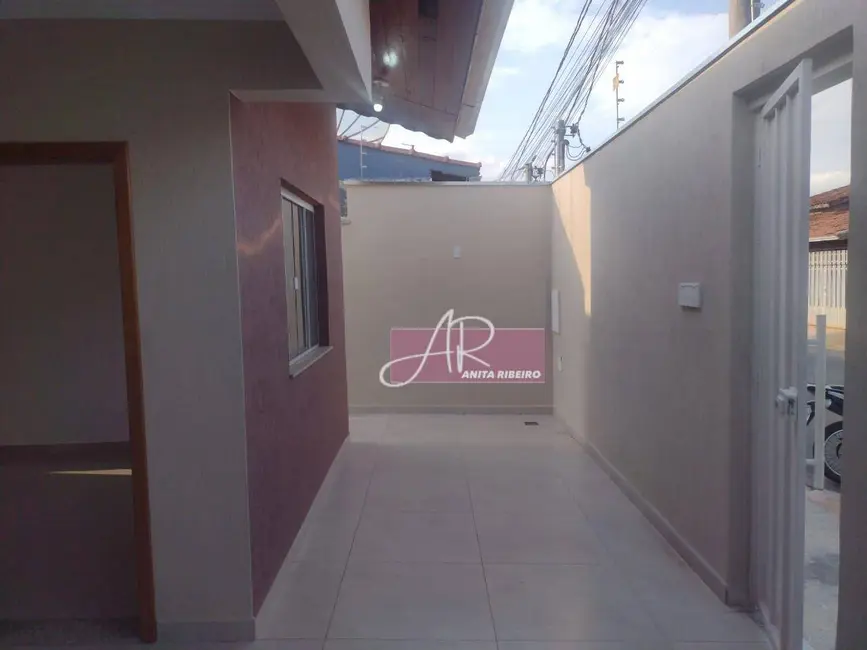 Foto 1 de Casa com 3 quartos à venda, 200m2 em Jardim Aeroporto, Pouso Alegre - MG