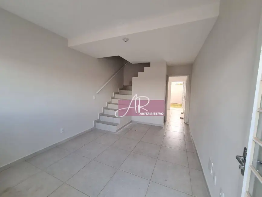 Foto 2 de Casa com 2 quartos à venda, 70m2 em Cidade Vergani, Pouso Alegre - MG