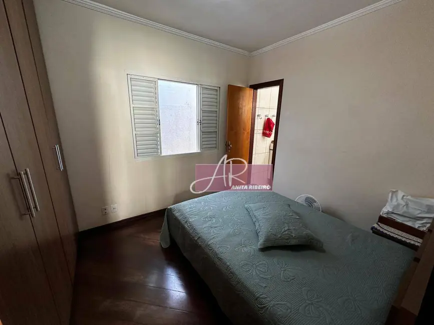 Casa com 4 quartos à venda, 208m2 em Nova Pouso Alegre, Pouso Alegre - MG - imagem 8 Foto 8 de Casa com 4 quartos à venda, 208m2 em Nova Pouso Alegre, Pouso Alegre - MG