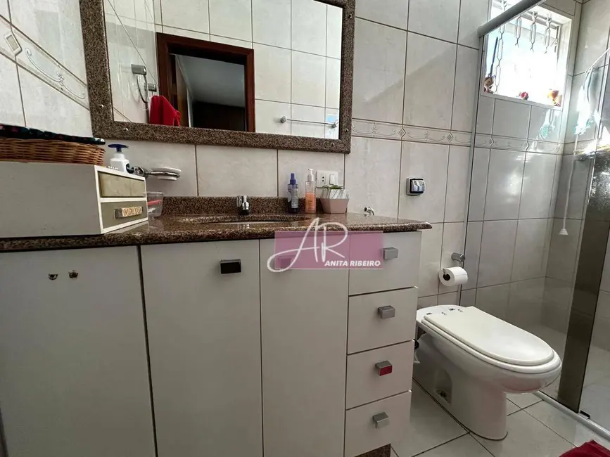 Casa com 4 quartos à venda, 208m2 em Nova Pouso Alegre, Pouso Alegre - MG - imagem 9 Foto 9 de Casa com 4 quartos à venda, 208m2 em Nova Pouso Alegre, Pouso Alegre - MG
