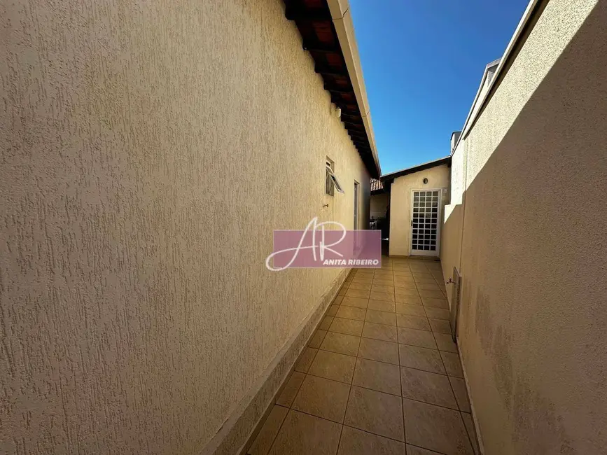 Casa com 4 quartos à venda, 208m2 em Nova Pouso Alegre, Pouso Alegre - MG - imagem 4 Foto 4 de Casa com 4 quartos à venda, 208m2 em Nova Pouso Alegre, Pouso Alegre - MG