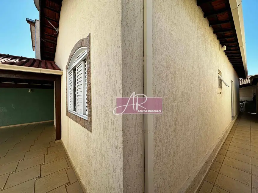 Casa com 4 quartos à venda, 208m2 em Nova Pouso Alegre, Pouso Alegre - MG - imagem 3 Foto 3 de Casa com 4 quartos à venda, 208m2 em Nova Pouso Alegre, Pouso Alegre - MG