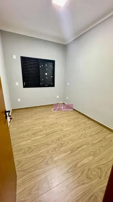 Casa com 3 quartos à venda, 300m2 em Pouso Alegre - MG - imagem 6 Foto 6 de Casa com 3 quartos à venda, 300m2 em Pouso Alegre - MG