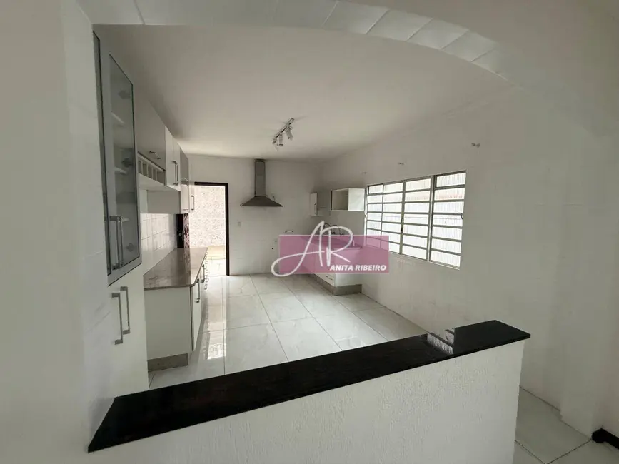 Foto 8 de Casa com 4 quartos à venda, 288m2 em Pouso Alegre - MG