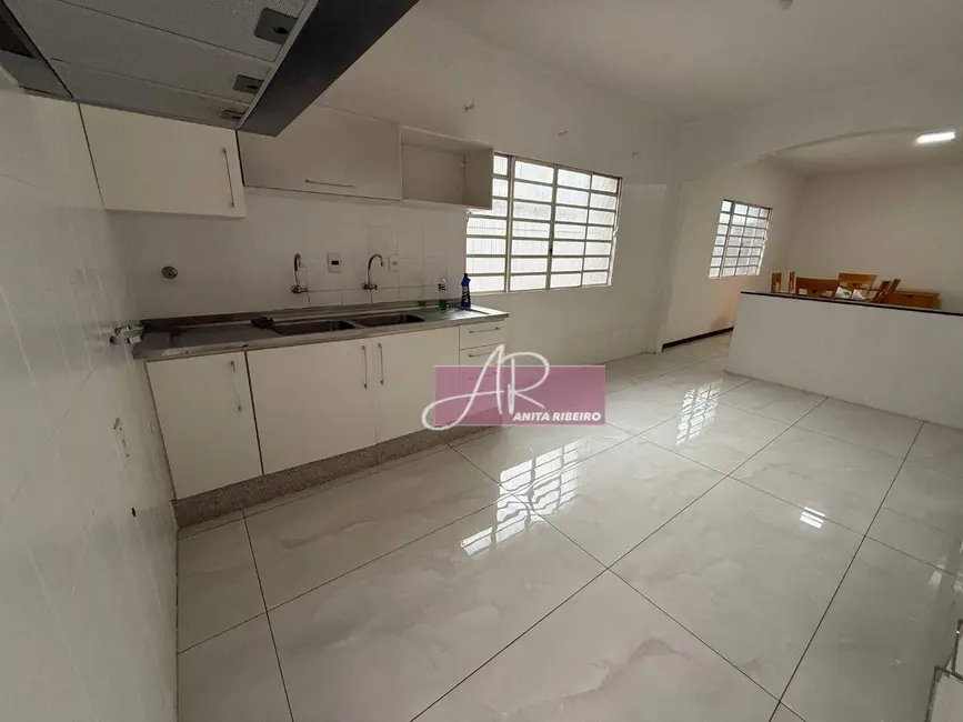 Foto 7 de Casa com 4 quartos à venda, 288m2 em Pouso Alegre - MG