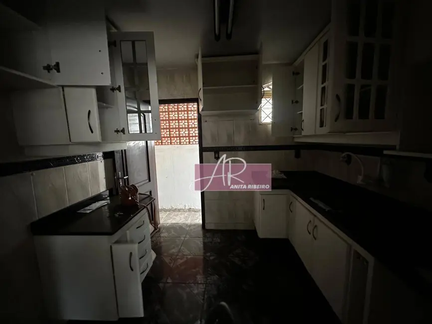 Foto 4 de Casa com 4 quartos à venda, 256m2 em São Camilo, Pouso Alegre - MG