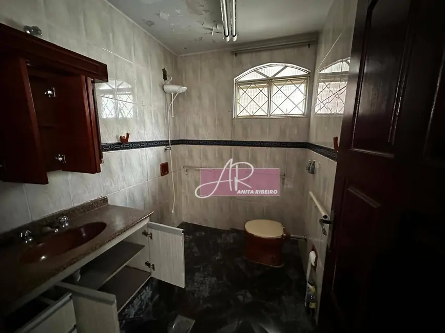 Foto 5 de Casa com 4 quartos à venda, 256m2 em São Camilo, Pouso Alegre - MG