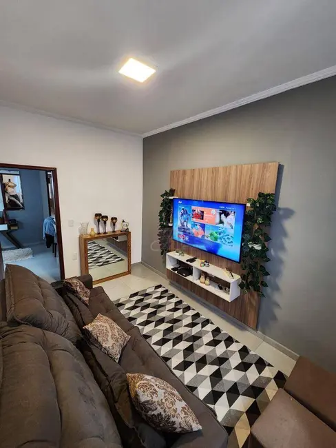 Casa com 3 quartos à venda, 120m2 em Jardim Aureliano, Pouso Alegre - MG - imagem 3 Foto 3 de Casa com 3 quartos à venda, 120m2 em Jardim Aureliano, Pouso Alegre - MG