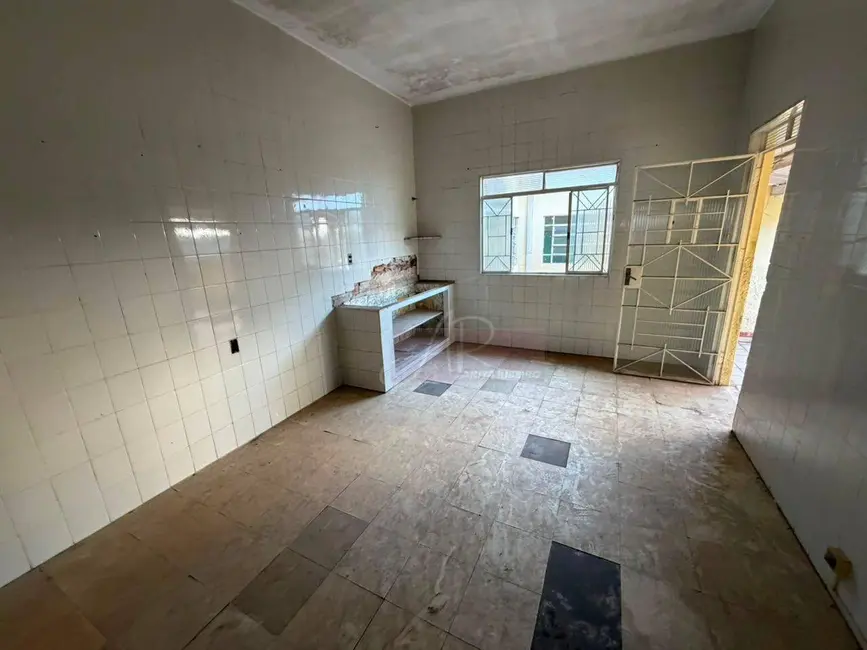 Casa com 5 quartos à venda, 380m2 em Centro, Pouso Alegre - MG - imagem 9 Foto 9 de Casa com 5 quartos à venda, 380m2 em Centro, Pouso Alegre - MG