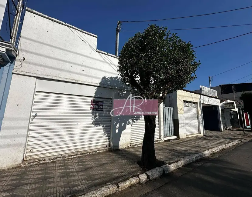 Foto 1 de Terreno / Lote à venda, 1015m2 em Centro, Pouso Alegre - MG