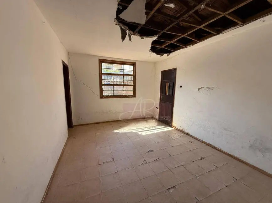 Casa com 3 quartos à venda, 170m2 em São Camilo, Pouso Alegre - MG - imagem 4 Foto 4 de Casa com 3 quartos à venda, 170m2 em São Camilo, Pouso Alegre - MG