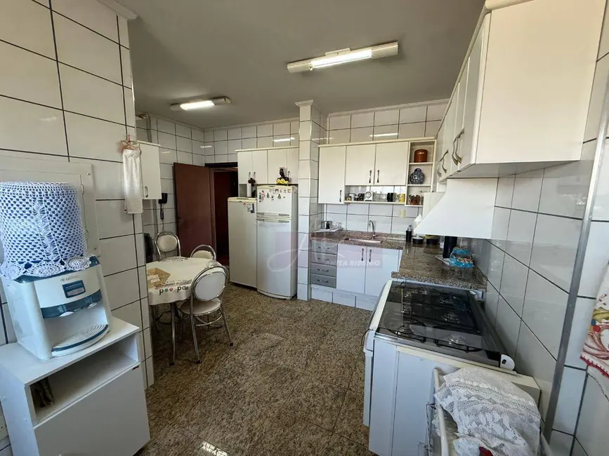 Apartamento com 3 quartos à venda, 133m2 em Centro, Pouso Alegre - MG - imagem 5 Foto 5 de Apartamento com 3 quartos à venda, 133m2 em Centro, Pouso Alegre - MG