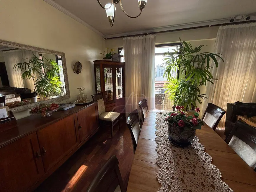 Apartamento com 3 quartos à venda, 133m2 em Centro, Pouso Alegre - MG - imagem 3 Foto 3 de Apartamento com 3 quartos à venda, 133m2 em Centro, Pouso Alegre - MG
