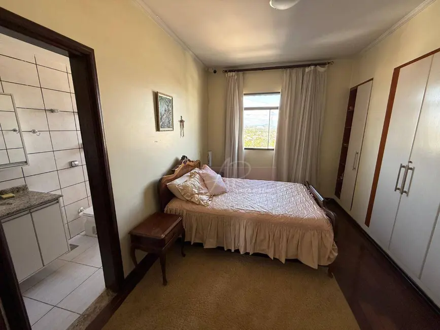 Apartamento com 3 quartos à venda, 133m2 em Centro, Pouso Alegre - MG - imagem 7 Foto 7 de Apartamento com 3 quartos à venda, 133m2 em Centro, Pouso Alegre - MG