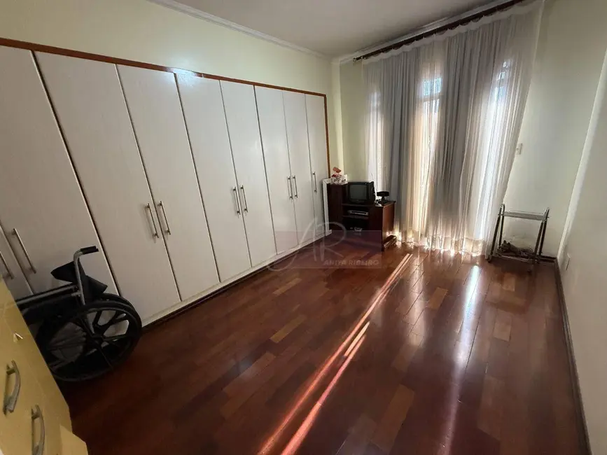 Apartamento com 3 quartos à venda, 133m2 em Centro, Pouso Alegre - MG - imagem 9 Foto 9 de Apartamento com 3 quartos à venda, 133m2 em Centro, Pouso Alegre - MG