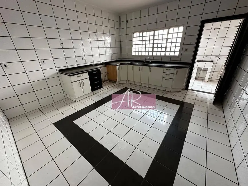 Foto 7 de Casa com 4 quartos à venda, 450m2 em Fátima II, Pouso Alegre - MG