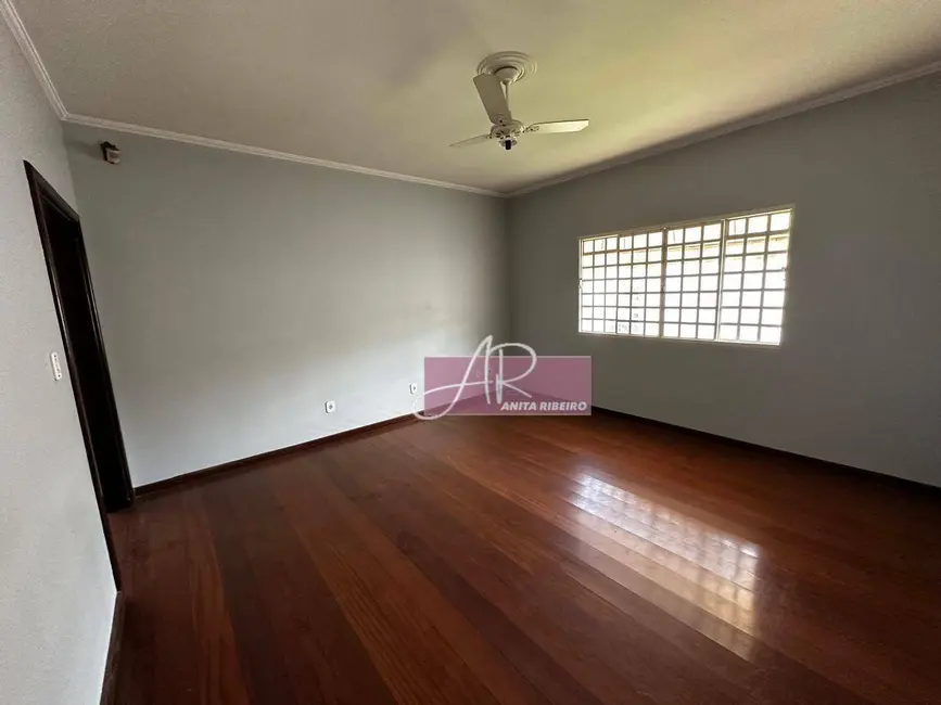 Foto 5 de Casa com 4 quartos à venda, 450m2 em Fátima II, Pouso Alegre - MG