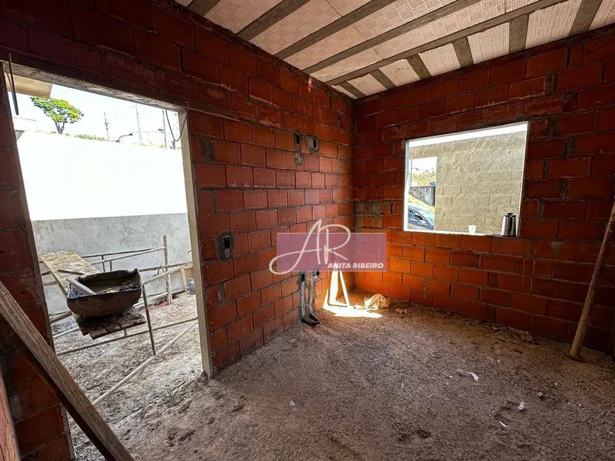 Foto 2 de Casa com 3 quartos à venda, 125m2 em Santo Expedito II, Pouso Alegre - MG