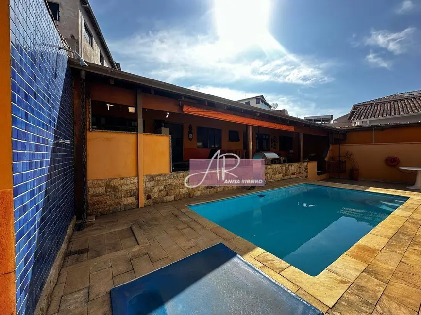 Casa com 6 quartos à venda, 500m2 em Colinas de Santa Bárbara, Pouso Alegre - MG - imagem 5 Foto 5 de Casa com 6 quartos à venda, 500m2 em Colinas de Santa Bárbara, Pouso Alegre - MG