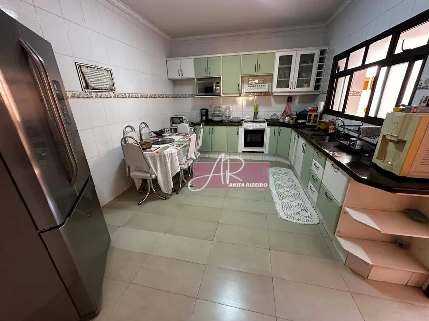 Casa com 6 quartos à venda, 500m2 em Colinas de Santa Bárbara, Pouso Alegre - MG - imagem 9 Foto 9 de Casa com 6 quartos à venda, 500m2 em Colinas de Santa Bárbara, Pouso Alegre - MG