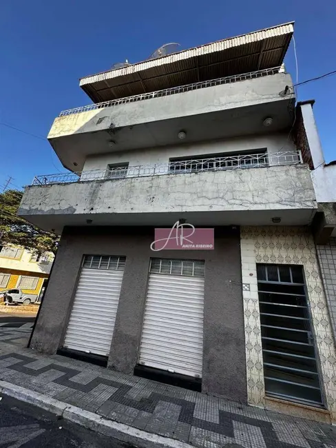 Foto 1 de Sobrado com 6 quartos à venda, 120m2 em Centro, Pouso Alegre - MG