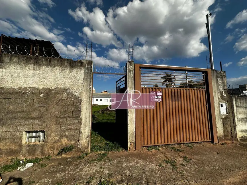 Foto 1 de Casa com 2 quartos à venda, 492m2 em São Carlos, Pouso Alegre - MG