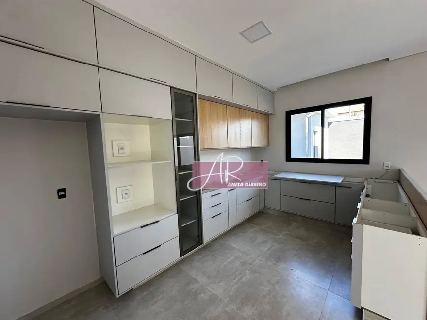 Foto 4 de Casa com 4 quartos à venda, 320m2 em Pouso Alegre - MG