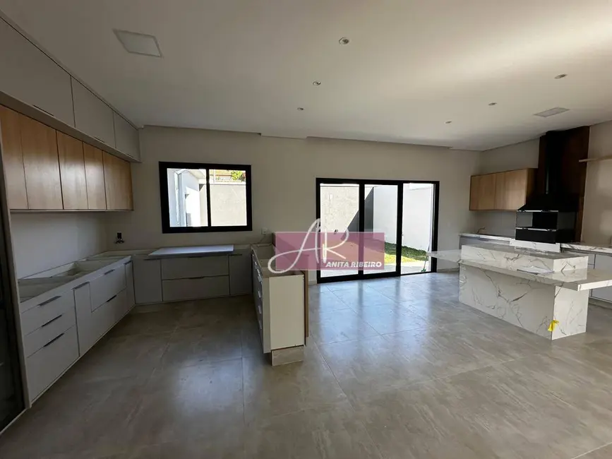 Foto 5 de Casa com 4 quartos à venda, 320m2 em Pouso Alegre - MG