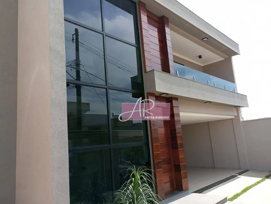 Foto 1 de Casa com 3 quartos à venda, 338m2 em Pouso Alegre - MG