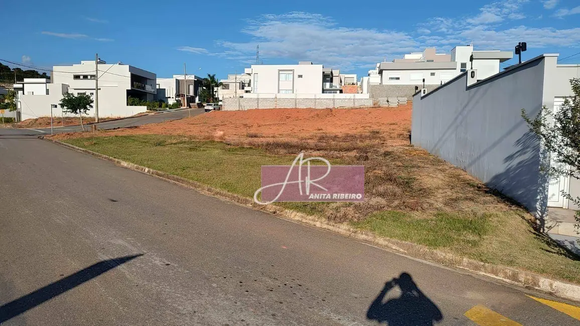 Foto 1 de Terreno / Lote à venda, 369m2 em Pouso Alegre - MG