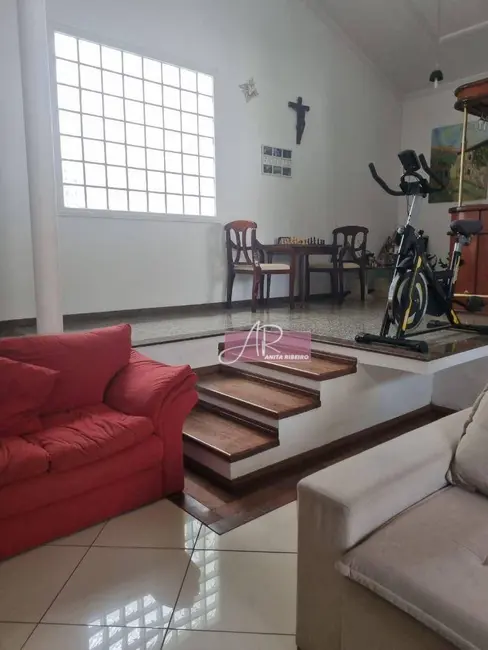 Foto 5 de Casa com 4 quartos à venda, 450m2 em Pouso Alegre - MG