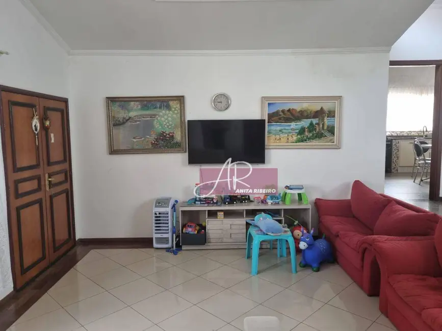 Foto 2 de Casa com 4 quartos à venda, 450m2 em Pouso Alegre - MG