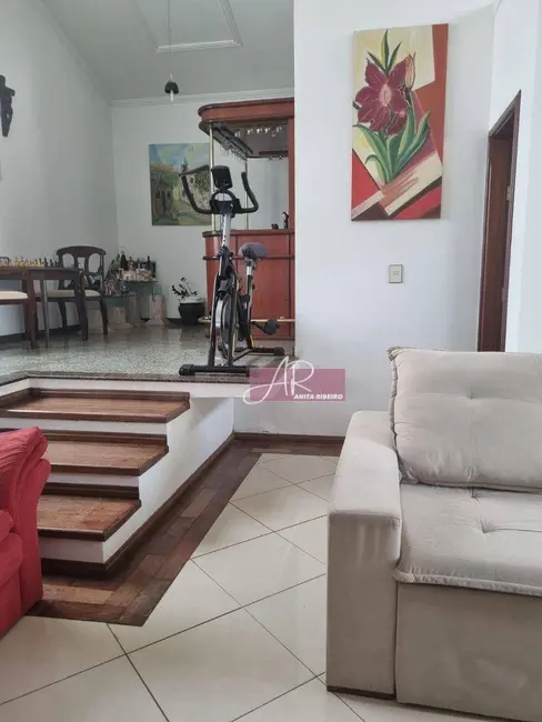 Foto 6 de Casa com 4 quartos à venda, 450m2 em Pouso Alegre - MG